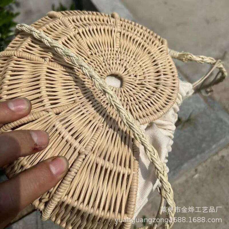 Cute Conch-Shaped Rattan Funny Woven Shell Women Shoulder Crossbody Bags Handmade Summer Beach Straw Bag Trend Bali Purses