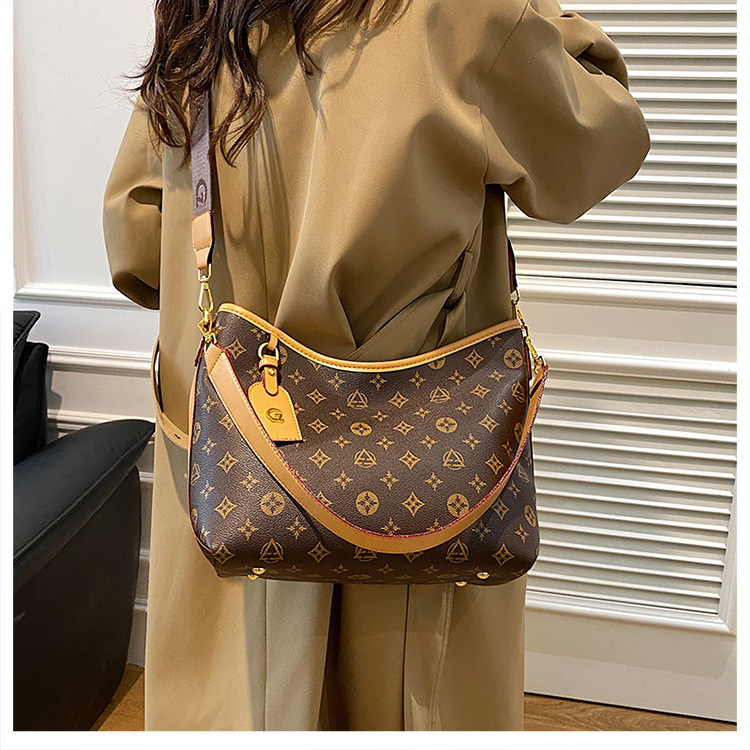 Free shipping 2025 designer Shoulder tote Bags womans ladies flap lady fashion casual handbag women crossbody Underarm totes messenger bag