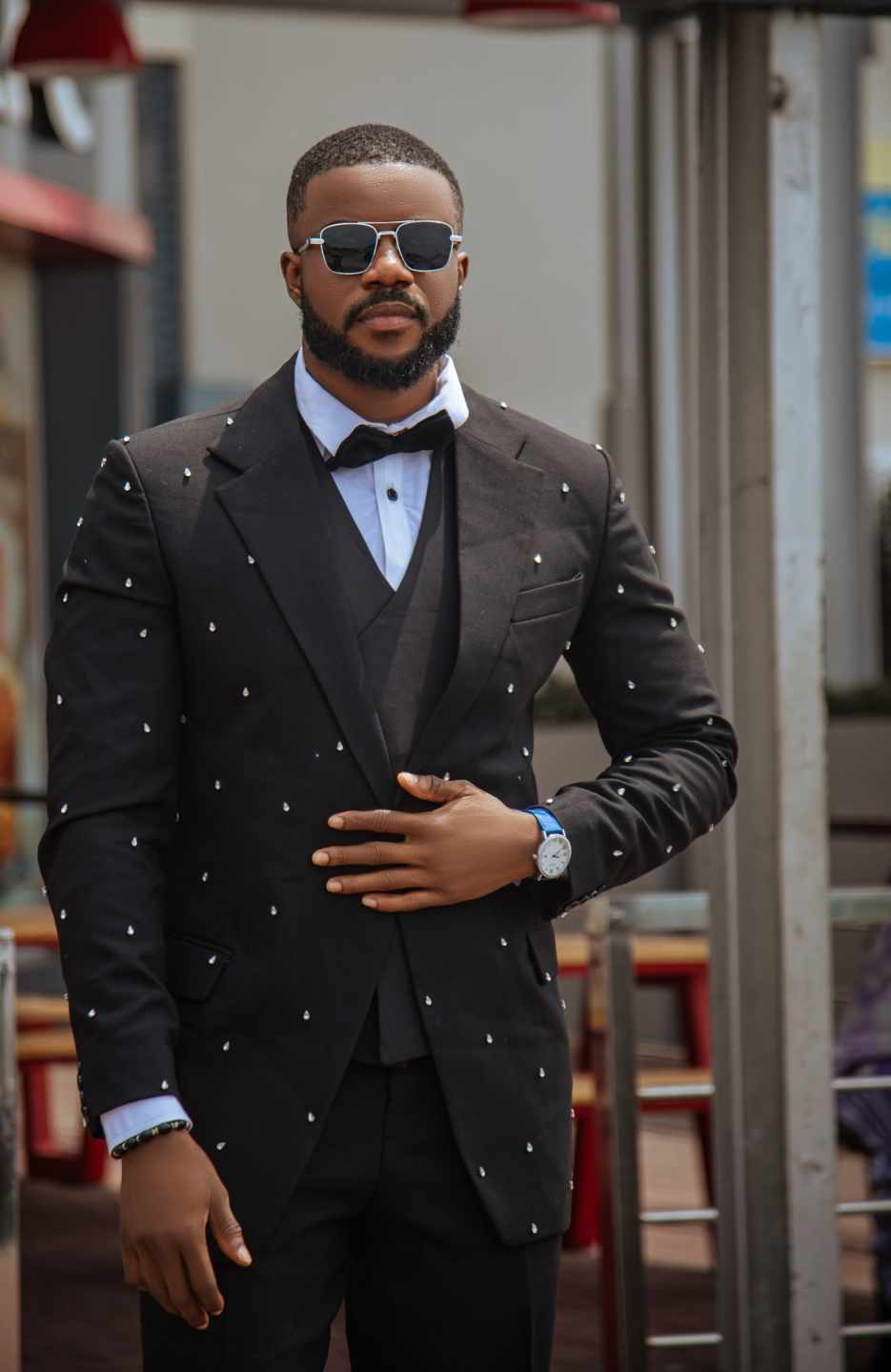 2 Pieces Wedding Tuxedos Men Suits Sliver Beaded Wedding Suits For Men 2 Pieces Groom Tuxedos Customized Single Breasted Jacket Pants Italian Design M