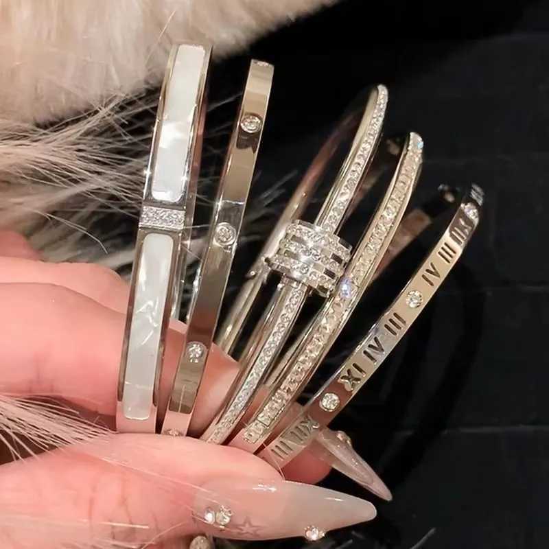 1pc Titanium Steel Silver Fashionable Classic Style Stainless Steel Inlaid With Zircon For Womens Daily Wear Z250616