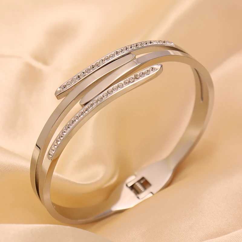 Nivora Fashion Zircon Spring Cuff For Women Stainless Steel Polished Shiny Waterproof Gold Plated Wedding Bangle Jewelry Z250616