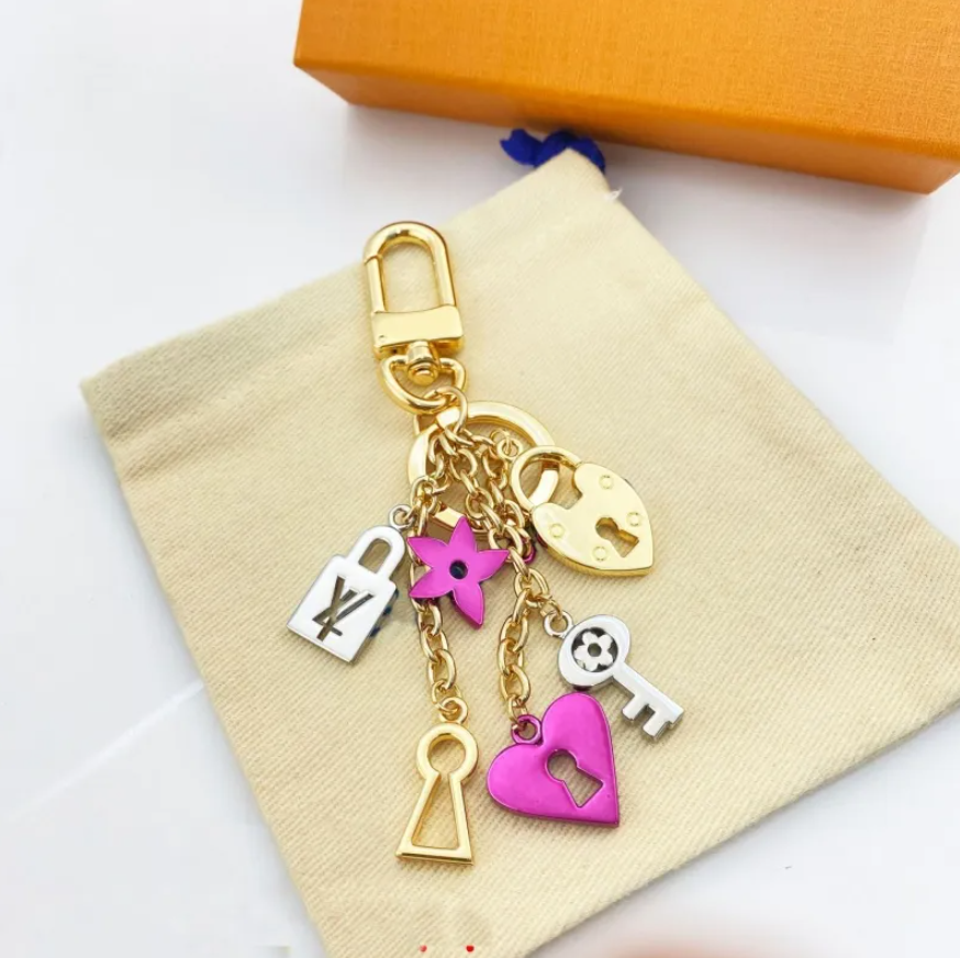Keychains Lanyards New Style Luxury Cherry blossom Letters Keychain Key Chain Holder Brand Designers Men Women Car Bag Charms Pendant Accessories Top High quality