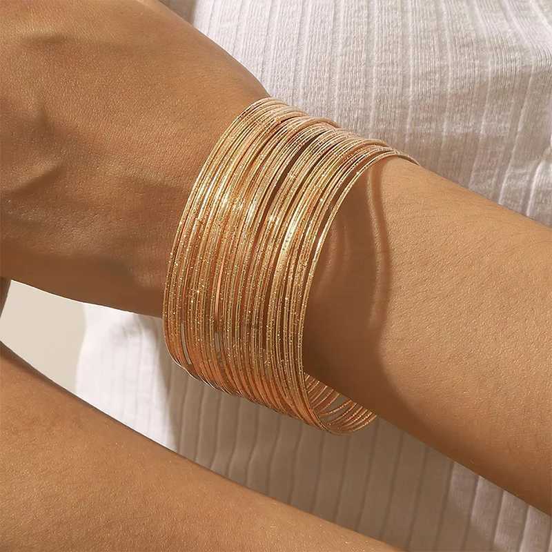 30 Pieces Metal Bangles Set For Women Timeless Fashion Jewelry Trendy Classic Styles Textured Thin Circles Colorful Gifts C1665 Z250616