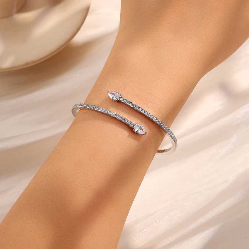 Sweet And Romantic Leaves Cubic Zirconia Suitable For Women To Wear And Fashionable Jewelry For Summer Travel Z250616