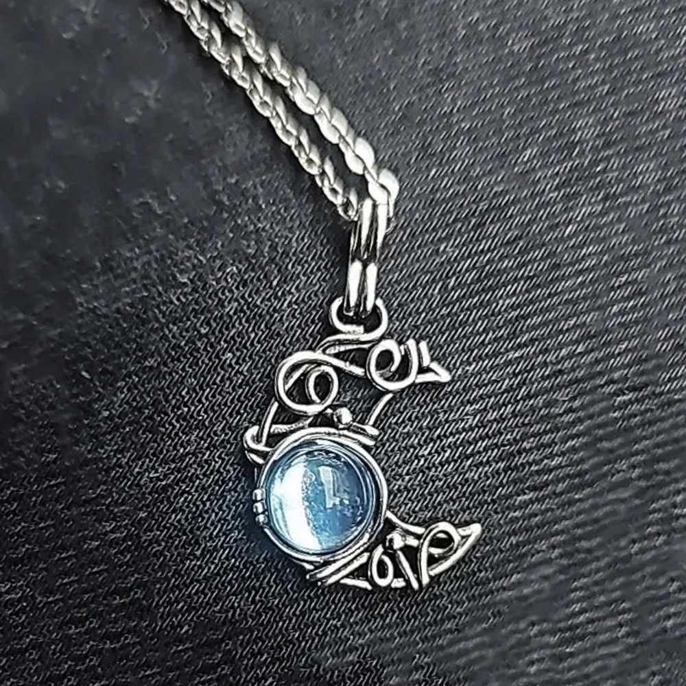 New Arrival Artificial Moonstone Antique Pendant Necklace Gems Cabochon Vintage Boho Moon Necklace for Ladies Girls Women Gift V250616