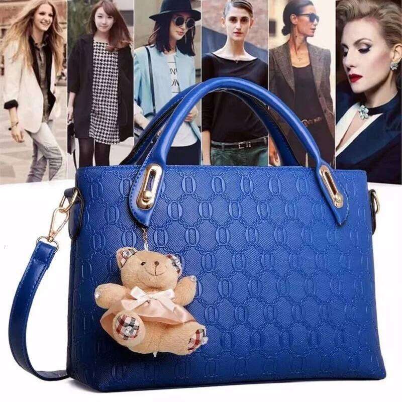 2024 New Emed Women's Bear Pendant Shoulder Crossbody Handbag Composite Bag 4pcs/Set Large Tote Bags
