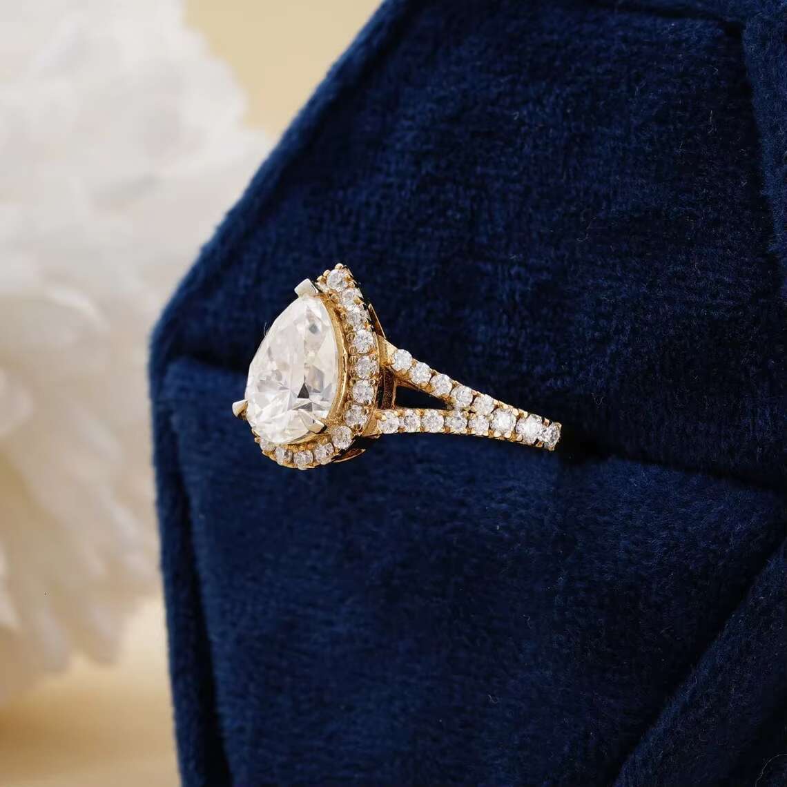 14K Gold Plated Unisex Fine Jewelry 3.1 Ct Pear Cut Moissanite Diamond Studded Rings for Wedding and Engagement Gifting