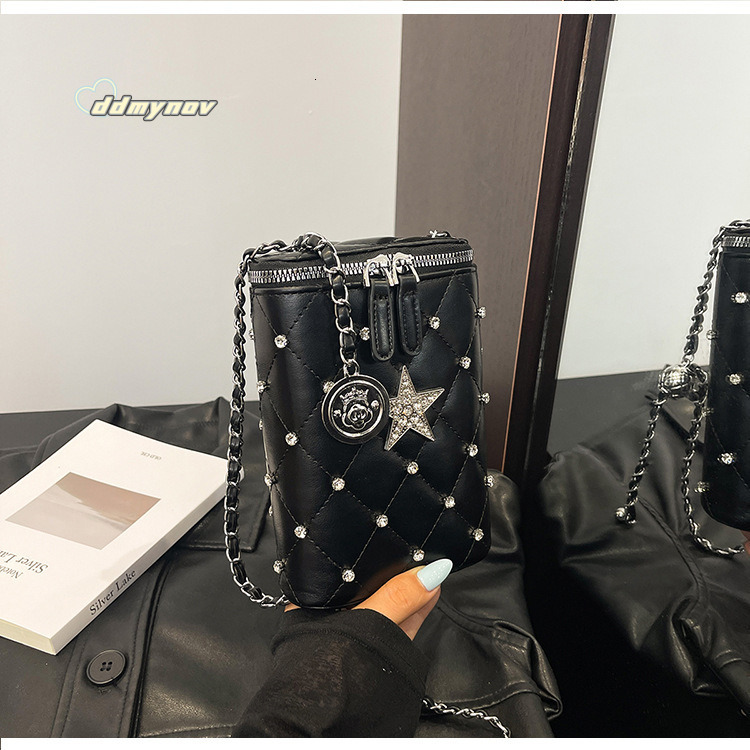 Minimalist Quilted Chain Phone for Women 2025 Summer New Fashionable Textured Stylish Casual Shoulder Crossbody Bag ddmynov