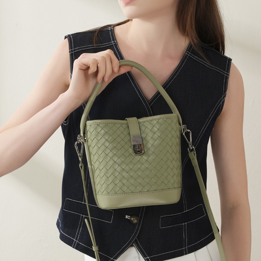 Luxury Free Shipping Top Designer Bags Layer Sheepskin Texture Commuter Women's Bag Versatile Woven Bucket Bag Single Shoulder Handbag