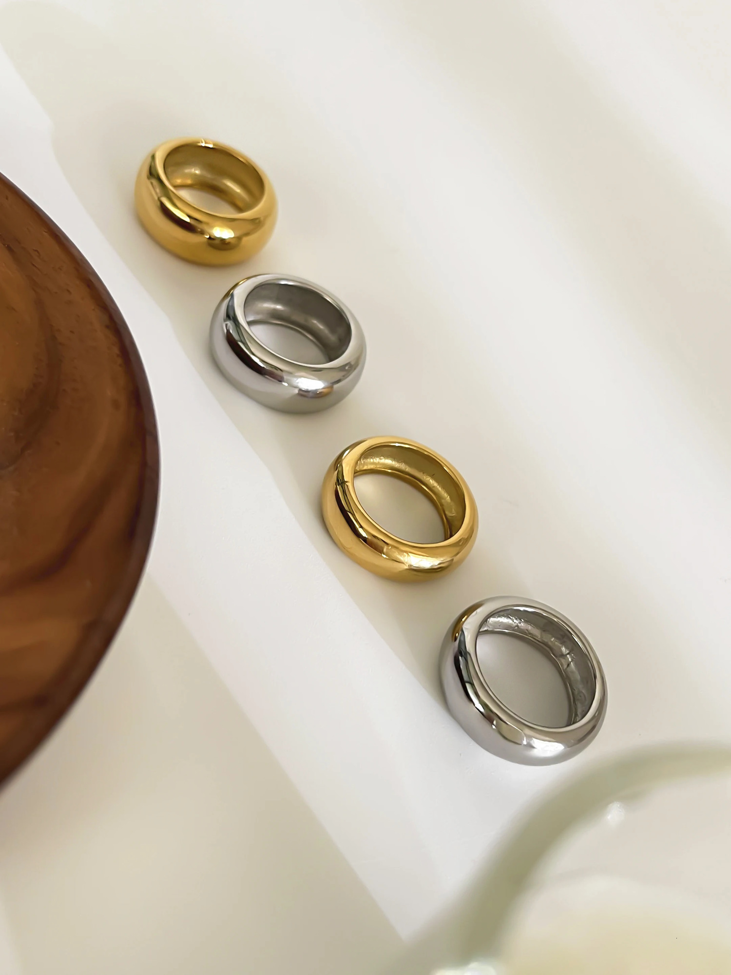 Perisbox 8mm 10mm High Polish 18K Gold Plated Round Chunky Rings for Women Men Smooth Stainless Steel Minimalist Party Jewelry 250610