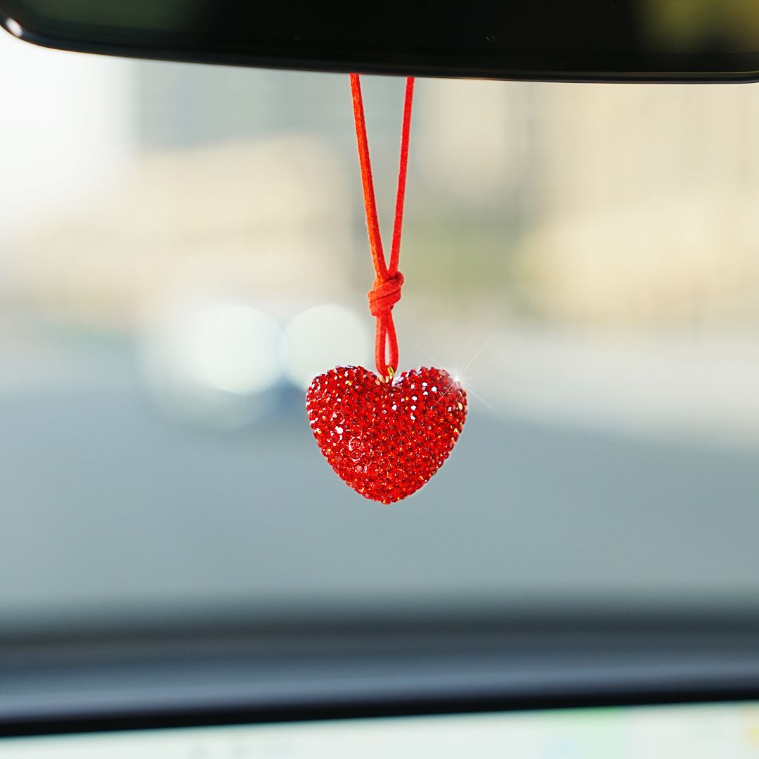 Fashion girls car pendant with diamonds love heart shiny exquisite adjustable car rear-view mirror pendant ornaments accessories couple