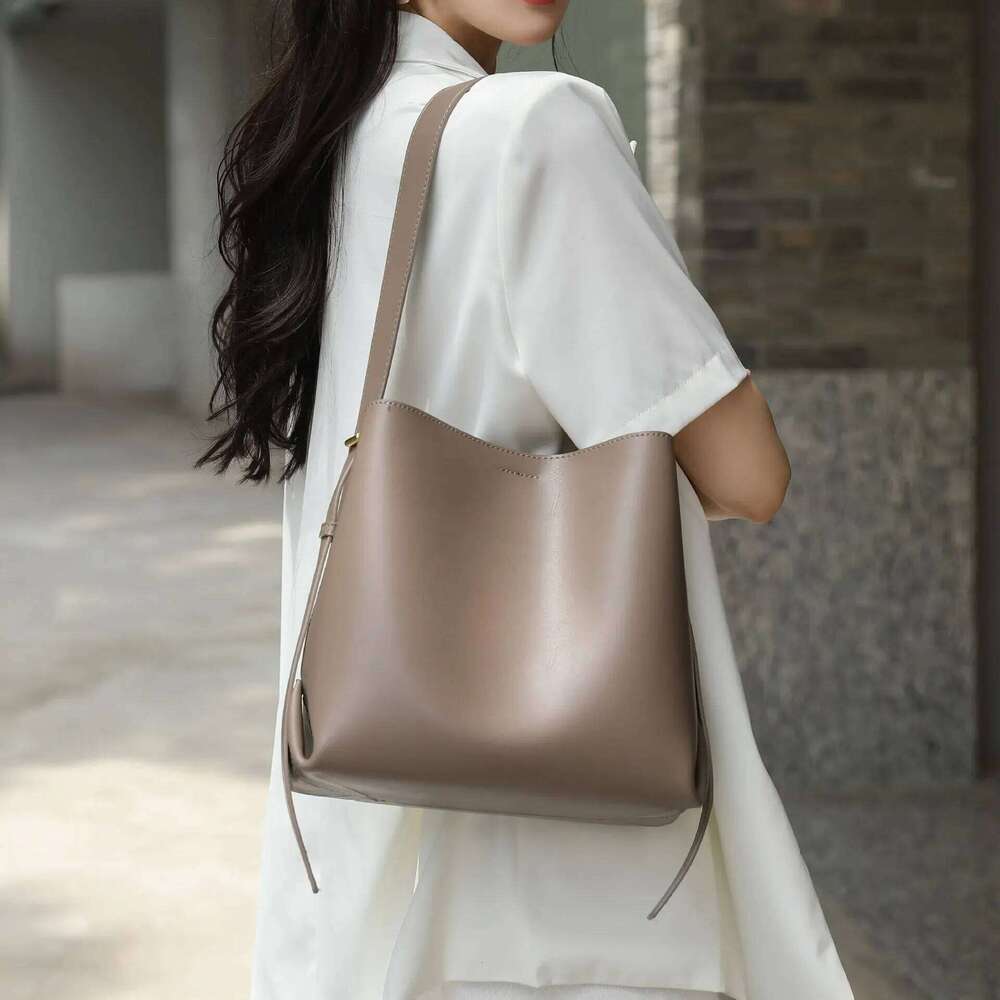 2025 New Versatile Design High-End Feel Soft Leather Women's Handbag Large Capacity Bucket Crossbody Shoulder Bag