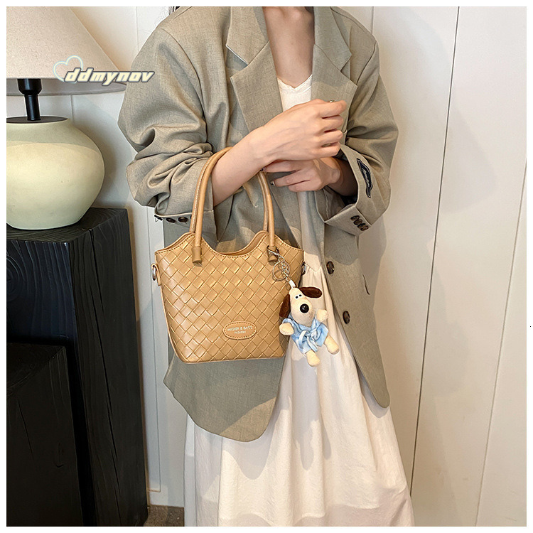 Trendy Silver Handwoven for Women 2025 Super Popular New Light Luxury Niche High-end Crossbody Bag ddmynov ddmynov ddmynov