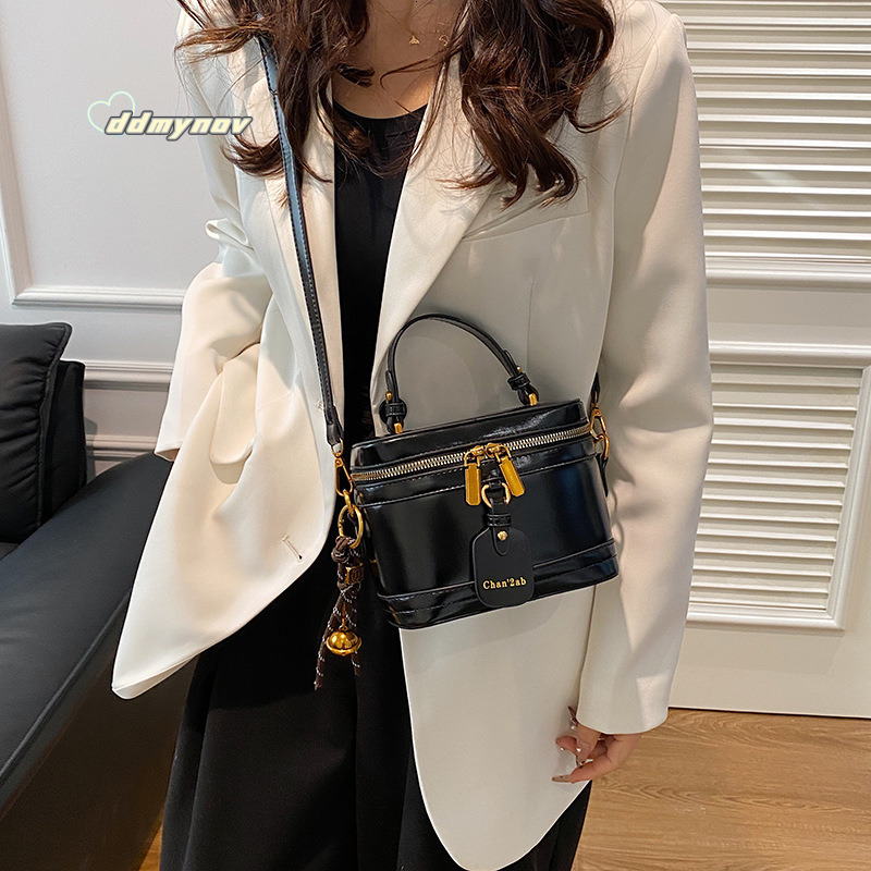 Trendy High-End Handheld Bucket 2025 New Fashion Casual Shoulder Bag Niche Design Crossbody ddmynov
