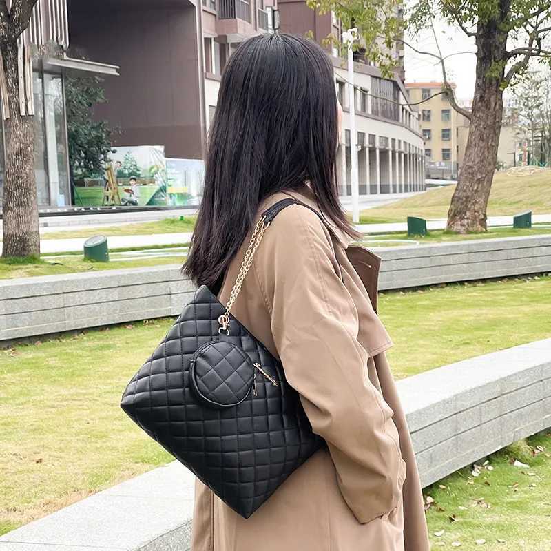 Rhombic Embroidered Mini Wallet Charm Tote Bag New Stylish Minimalist Letter Embellished Chain Shoulder Bag XJ2520616