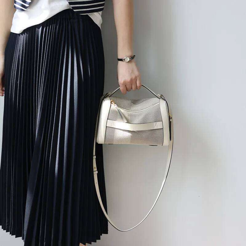 Women Designer Crossbody Handbag Portable Fashion Shoulder Bag For Spring And Summer Light Color