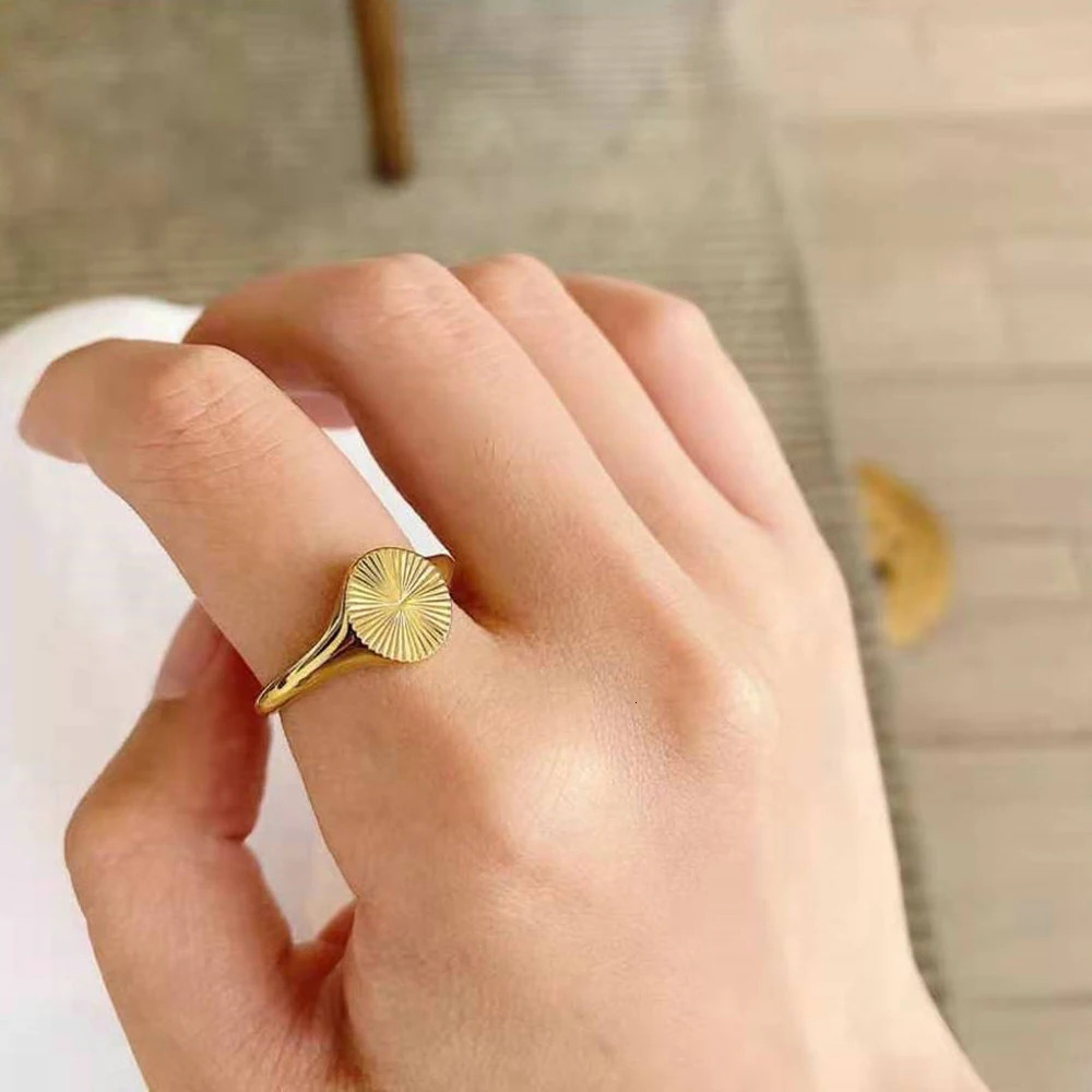 High Quality Carve Wave Rings For Women Minimalist Dainty Rays Texture Circle Ring Stainless Steel Signet Chunky Dome Ring 250610