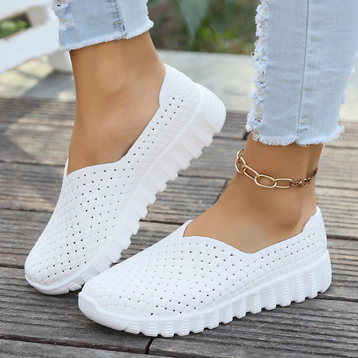 2024 Flat Light Fashion Woven Womens Shoes Large Size Soft Sole Mother Leisure Hollow Out Cloth Shoes Sports Shoes 250613