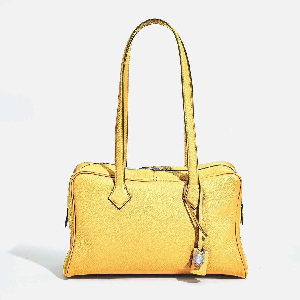 2025 Spring Brand Genuine Leather Cowhide Casual Totes Women Handbags Fashion Lock Shoulder Bags Woman Large capacity bag