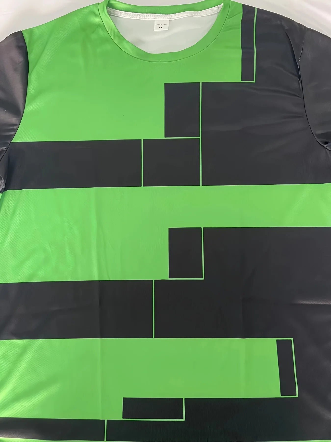 Summer mens suit with green striped printed casual and fashionable polyester wear 250612