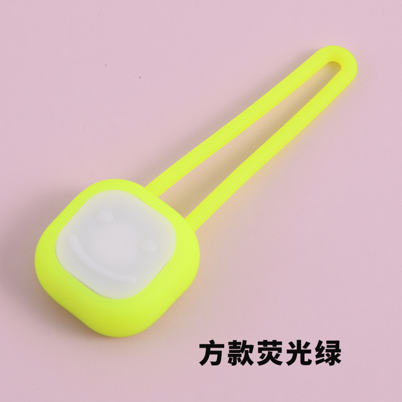 LED Pet Pendant Night Nighttime Walking Accessories Anti-Lost Dog Light Supplies Cat Tag