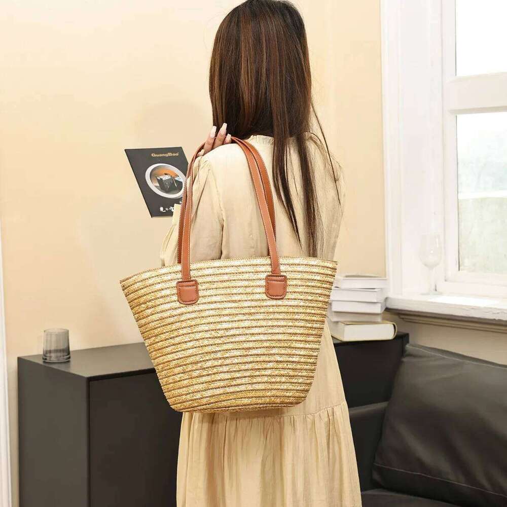 Casual large-capacity handbag, summer beach straw woven bag, casual vacation single-shoulder commuting tote bag