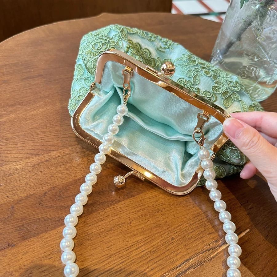 Vintage Green Floral lace Embroidery Clutch bag summer Pearl handbag with pearl chain single shoulder shell clip Totes 250614
