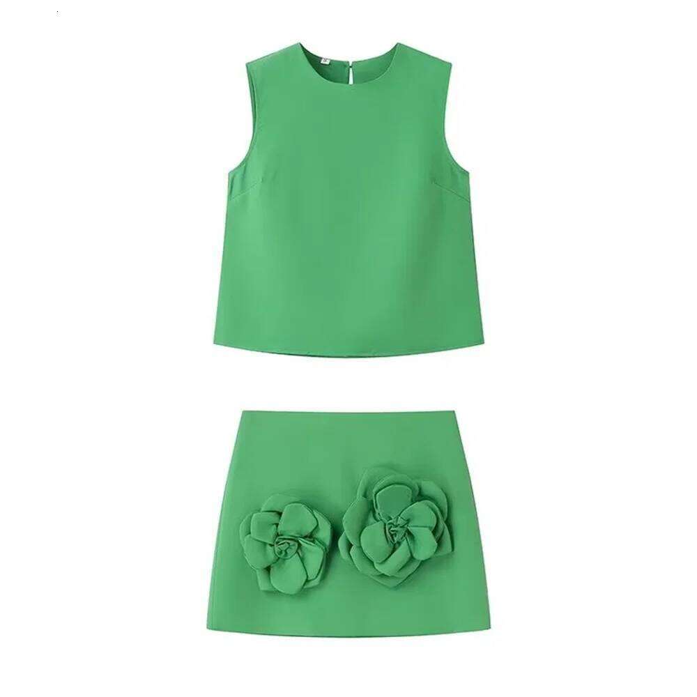 2025 Spring New Product Women's Fashion Casual Slimming Sleeveless Top Half Skirt Two Piece Set