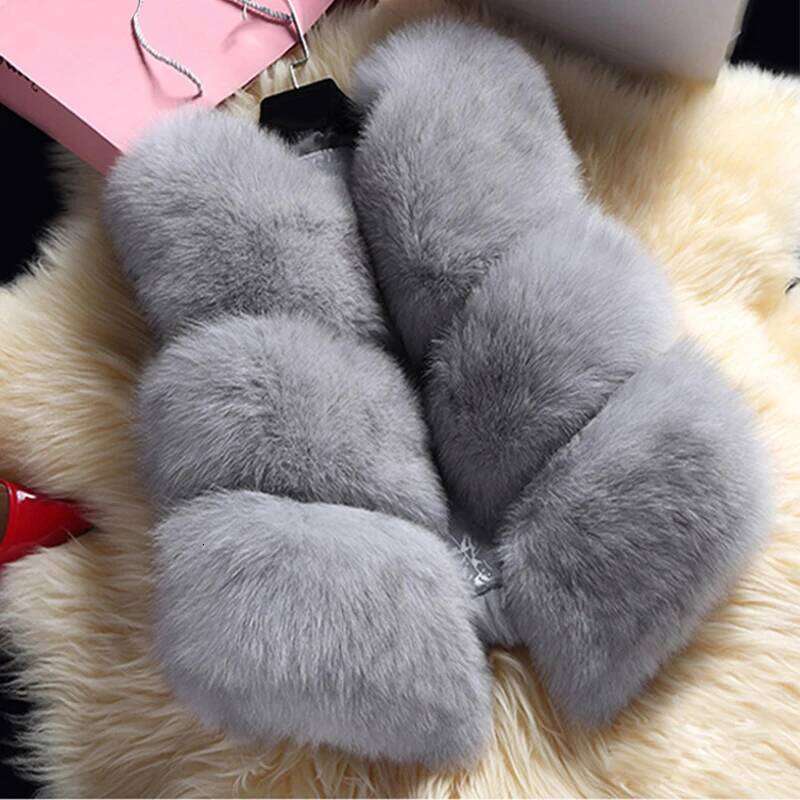 HJQJLJLS 2022 Autumn Winter Thick Warm Faux Vest Women High Quality Fashion O-Neck Short Fur Female Jacket Fuzzy Coat