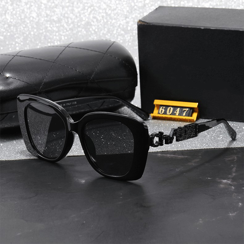 Retro Lens Sunglasses for women and man Designer SunGlasses Women Men Unisex Traveling Sunglass Black Grey Beach Adumbral Ladies' sunglasses heads