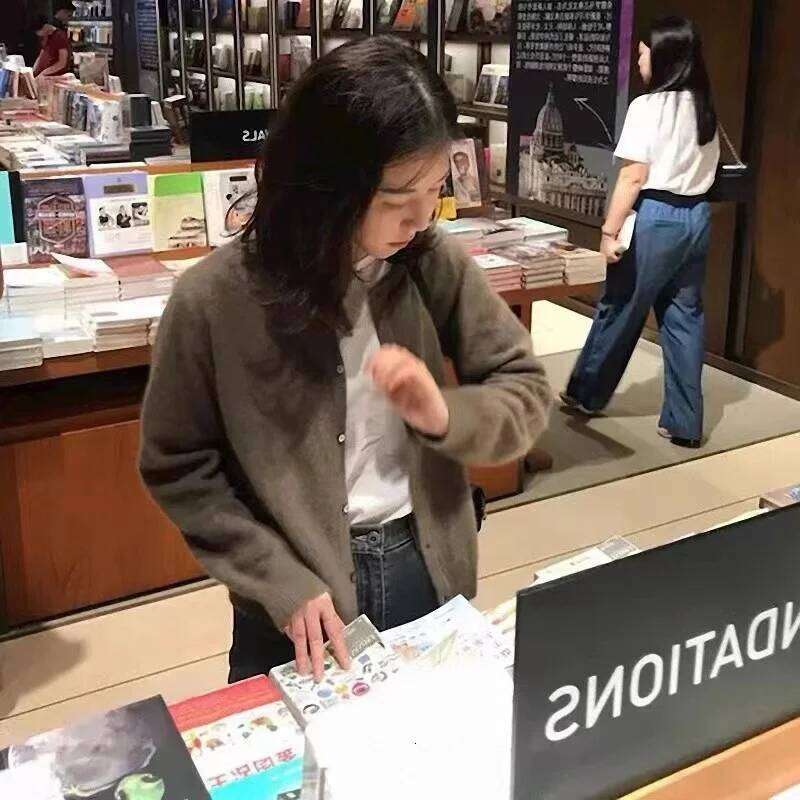 100% Pure Cashmere Cardigan Autumn Winter New Women's Short Round Neck Sweater Super Fire Cec Coat Knitting