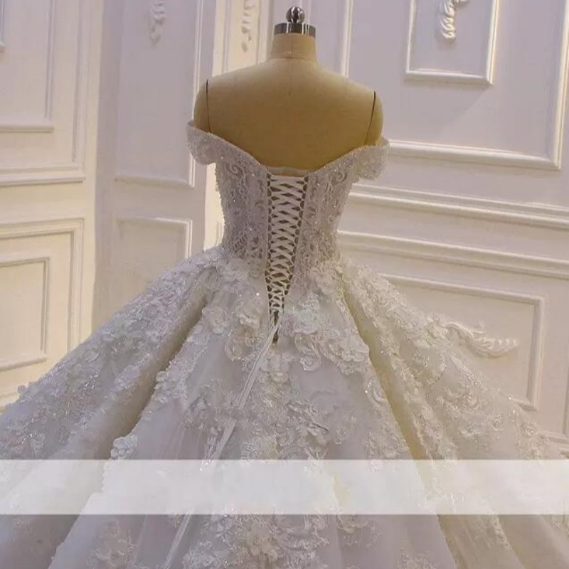 White Sparkly Off Shoulder a-line Wedding Dress 3D Flowers Lace-up Corset Appliqued Lace Beads Princess Vintage Arabic Bridal Gown