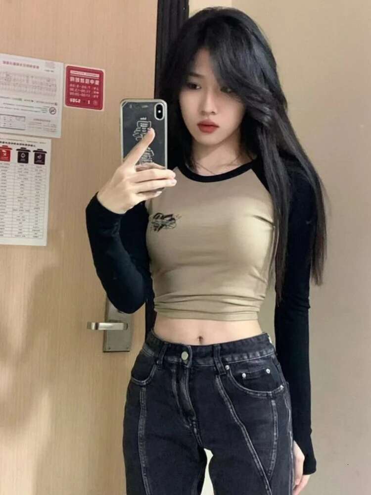 Womens T Shirts Cotton Clothes Crop Skinny 2025 Tees Slim Female Tops Tshirts Causal Korean Fashion Fitted Sale Long Sleeve Old