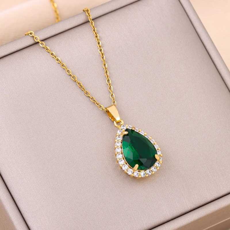 New In Fashion Green Zircon Crystal Pendant Stainless Steel Necklaces For Women Train Retro Style Female Clavicle Chain Jewelry W250616
