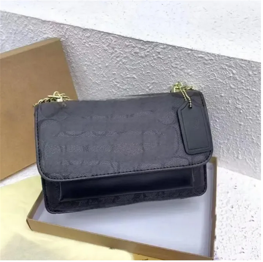 2025 New Designer Bag Fashion Printed Chain Bag Underarm Bag Single shoulder crossbody bag High quality wwe AAQ