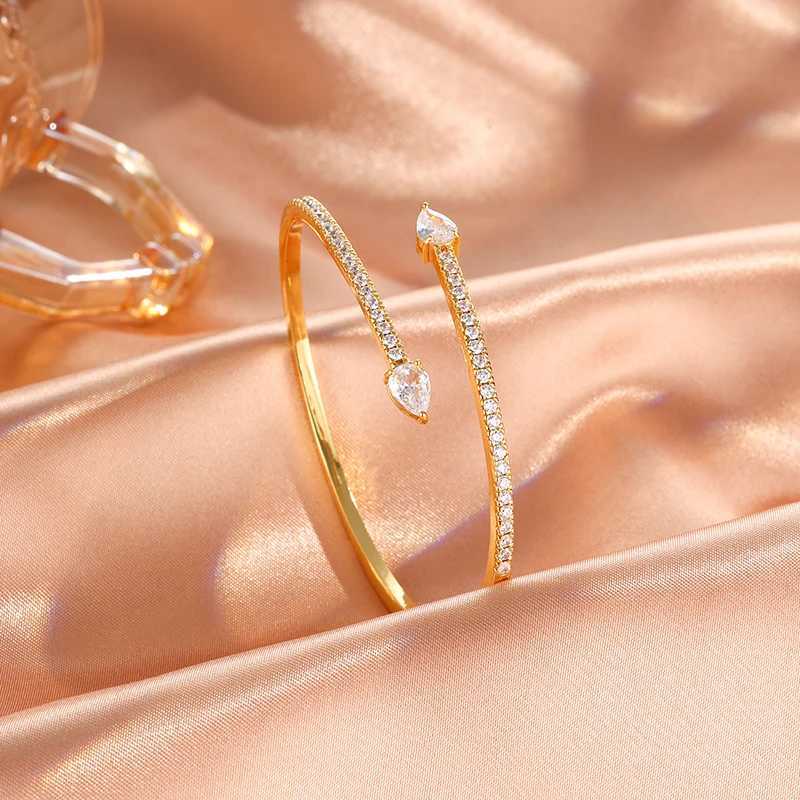 Sweet And Romantic Leaves Cubic Zirconia Suitable For Women To Wear And Fashionable Jewelry For Summer Travel Z250616