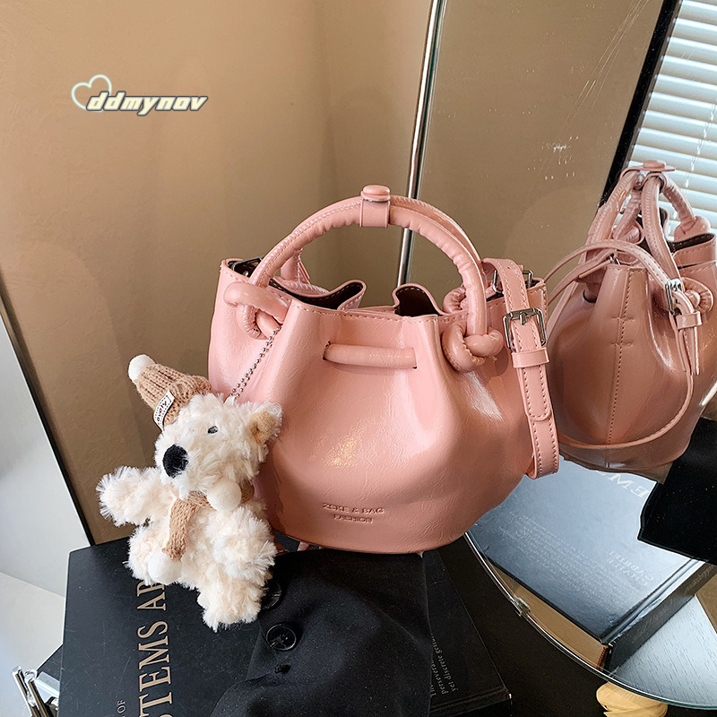 Super Popular Handheld Pleated Bucket for Women 2025 Spring High-end Fashion Versatile Commuter Shoulder Crossbody Bag Trend ddmynov ddmynov