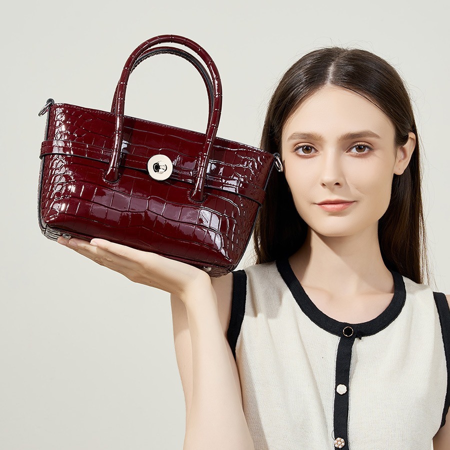 Free Shipping Fashion Genuine Leather Versatile Luxury Handbag New Solid Color Elegant Shoulder Crossbody Designer Bags Tote Large Bag High-end Sense 