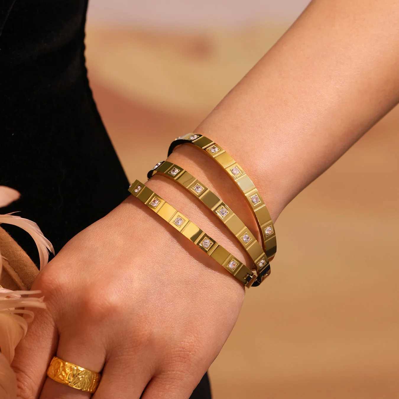 Liora Cast Stainless Steel Round Bangle For Women Cubic Zircon PVD Gold Plated High Quality Rust Proof Bangle Jewelry Z250616