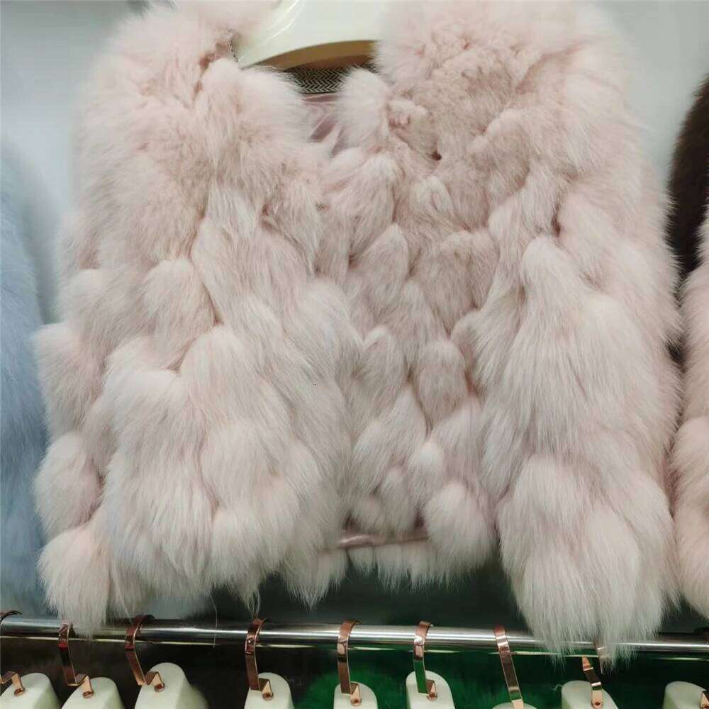 Hot Sales 2024 Women Winter Warm Real Fox Coat High Quality Fashion Full Sleeves V Neck Female Fur Short Outwear