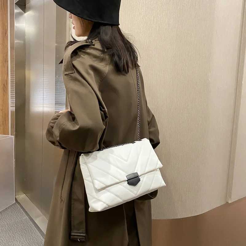 Luxury Chains Shoulder Bag Women PU Leather Armpit Bag Fashion Messenger Bag Small Flap Crossbody Bag Lady Shopping Pouch femme XJ2520616
