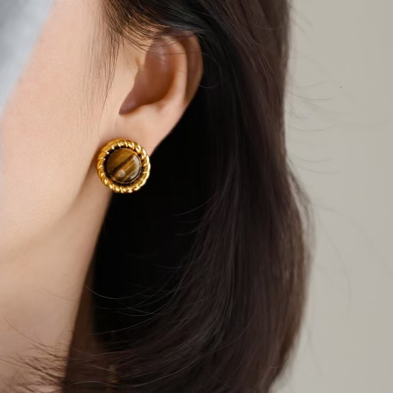 Light Fashionable Elegant Simple Round Tiger Eye Stone Necklace for Women High-end Titanium Steel Jewelry