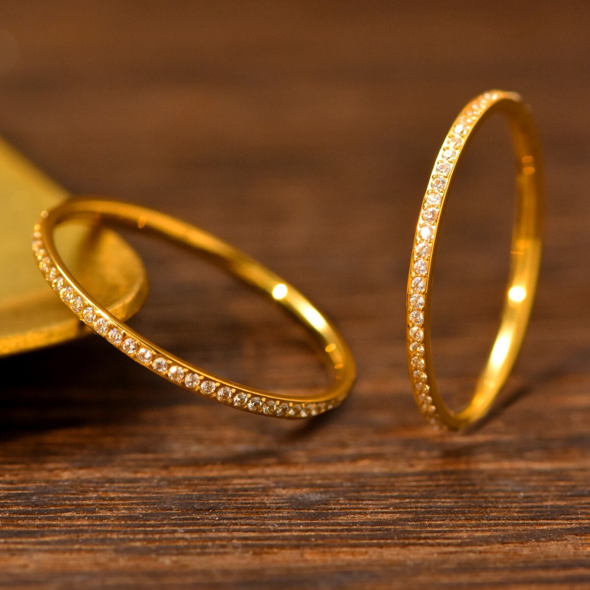 Fashionable Light Luxury Diamond-Studded Ultra-Thin for Women, Gold High-End Sense, Elegant Titanium Steel Non-Fading Ring