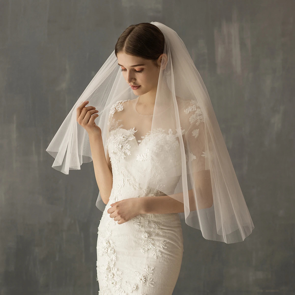 V634 Classical Elbow Length Marriage Bridal Veil Two-Layer Plain Tulle Natural Cut Edge White Wedding Bride Veil with Hair Comb 250610
