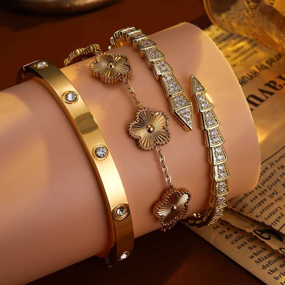 Exquisite Snake Stainless Steel Suitable For Womens Travel And Dressing And Matching Fashionable Jewelry Z250616