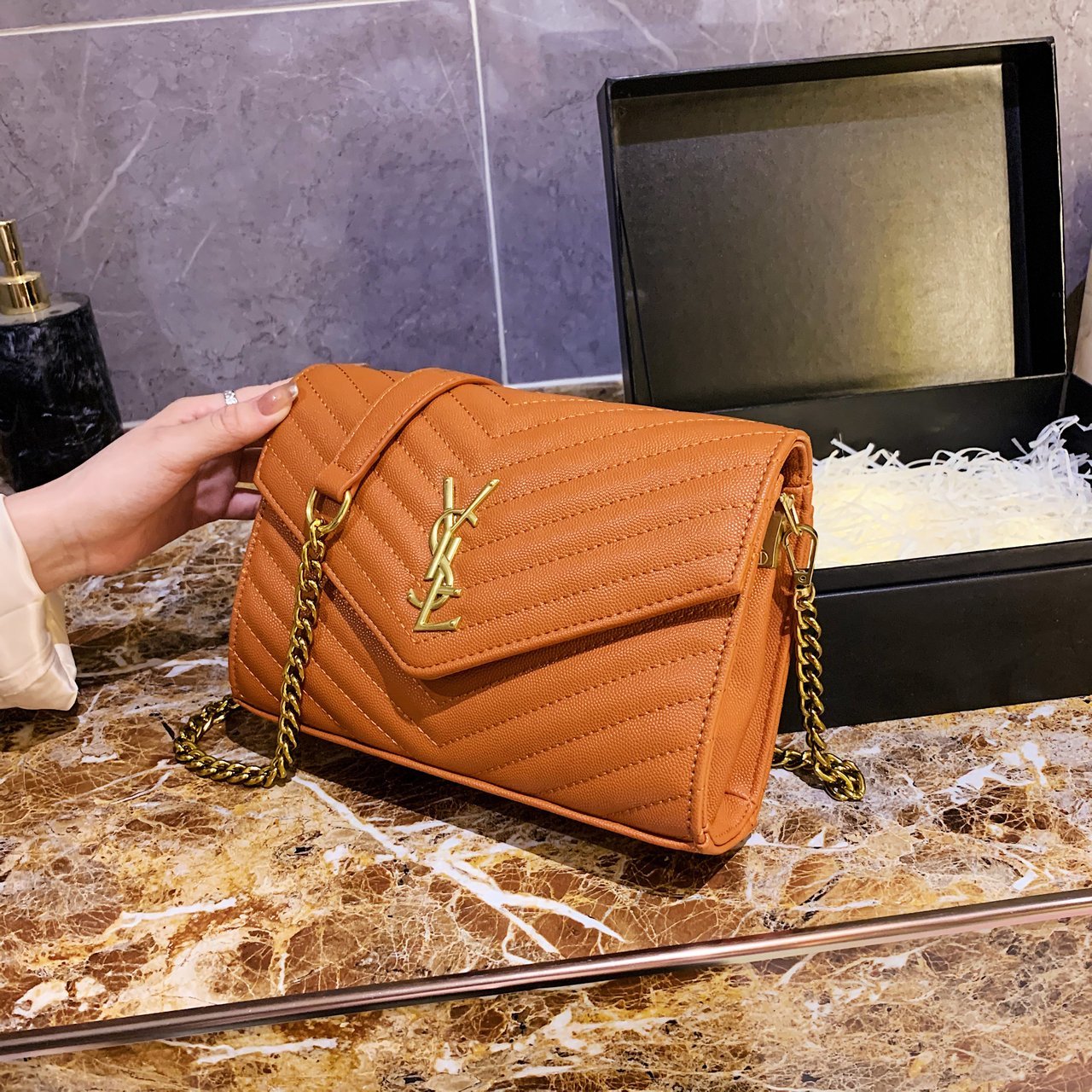 Fashionable and versatile black women's bag, small fragrant style diamond grid chain bag, large capacity underarm single shoulder crossbody bag