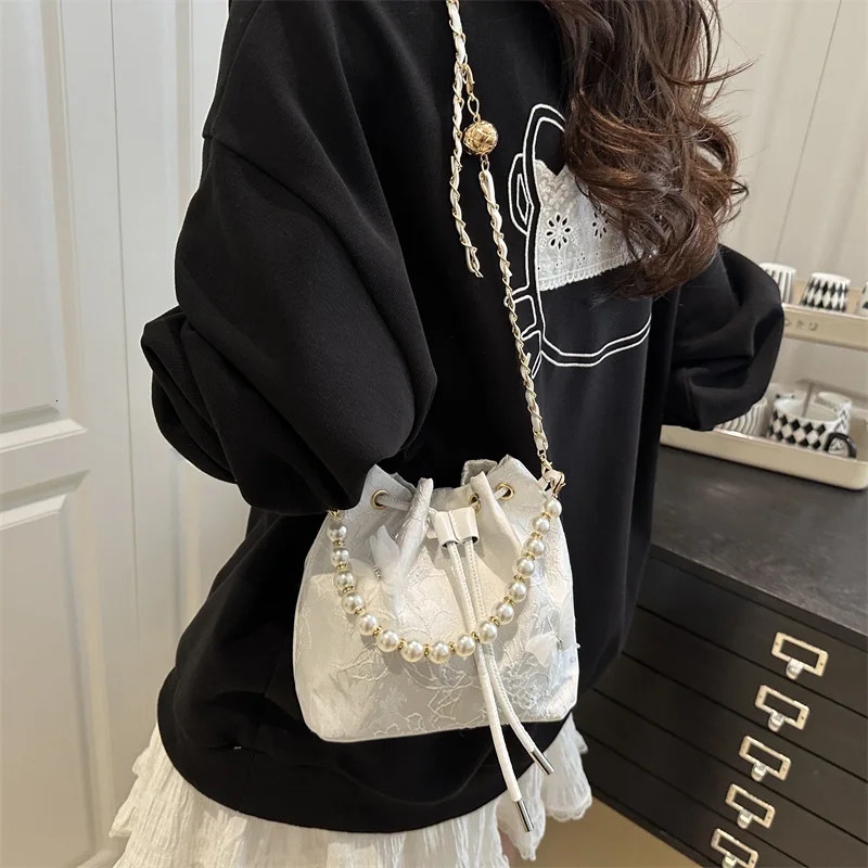Sweet Butterfly Women Drawstring Bucket Shoulder Bags Versatile Ladies Crossbody Bag Clutch Fashion Girls Pearl Chain Handbags 250614