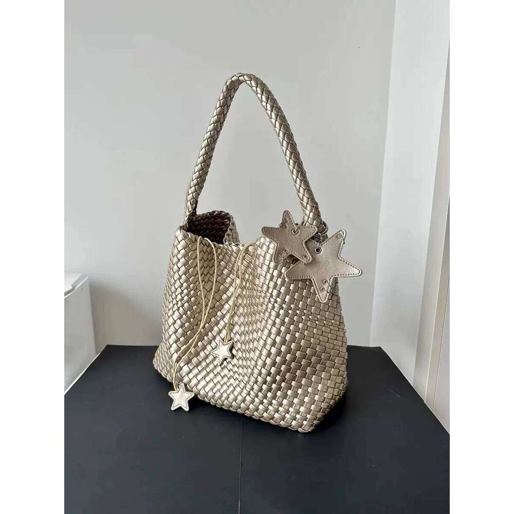Spicy Girl Vacation Shoulder Bag Commuting Large Capacity Hand-Held Tote Retro Woven Bags For Women