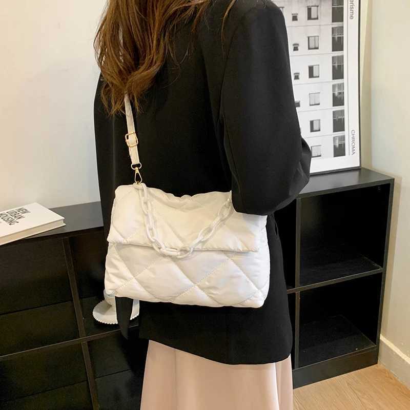 Small Crowd New Trendy Autumn Diamond Chain Womens Crossbody Handbag Solid Color Nylon Texture Shoulder Embroidered Thread Bag XJ2520616