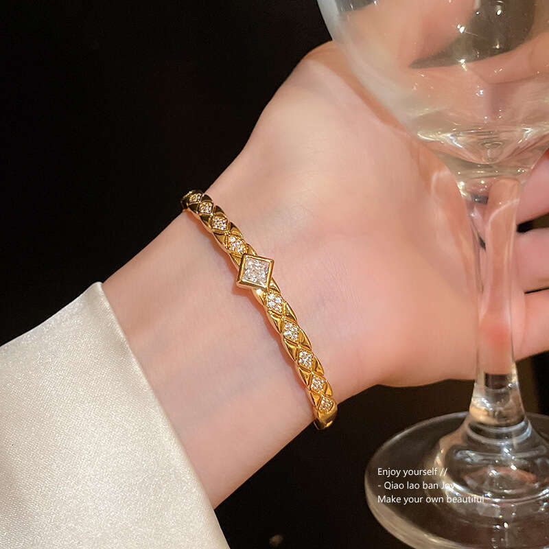 Luxury Jewelry Designer Bracelet Real Gold Plated 5A Grade Zircon Rhombus Bracelet Niche Hand Ring Light High-end Sense Temperament Jewelry for Women